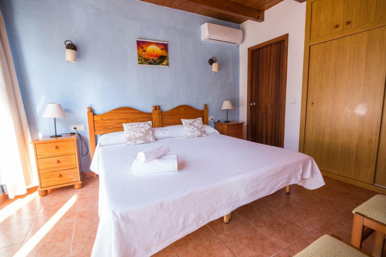 Hostal Cala Boix Эс-Кана Экстерьер фото