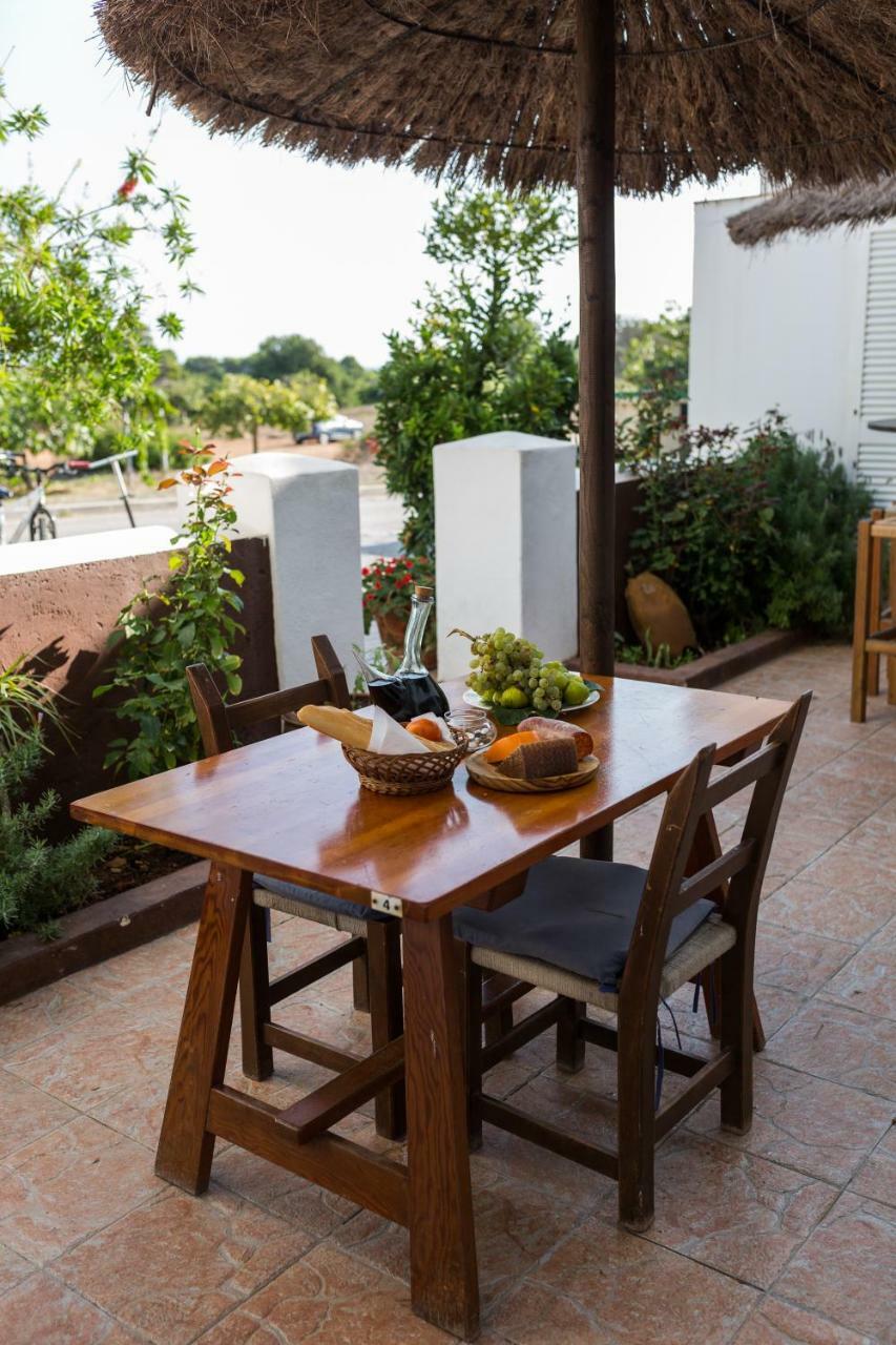 Hostal Cala Boix Эс-Кана Экстерьер фото